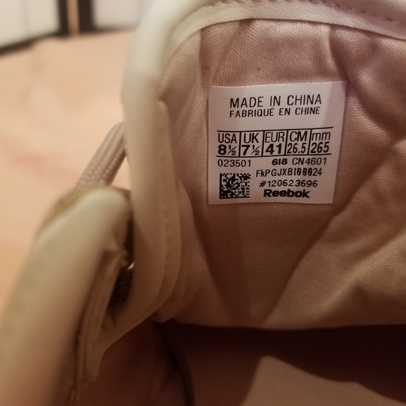 Reebok Unisex Tennis shoes women(101/2)- Men(81/2) - Picture 5 of 7